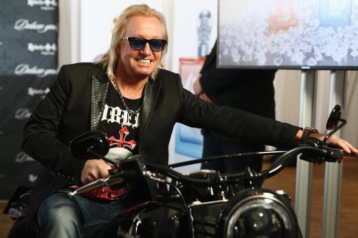 Robert Geiss mit Motorrad